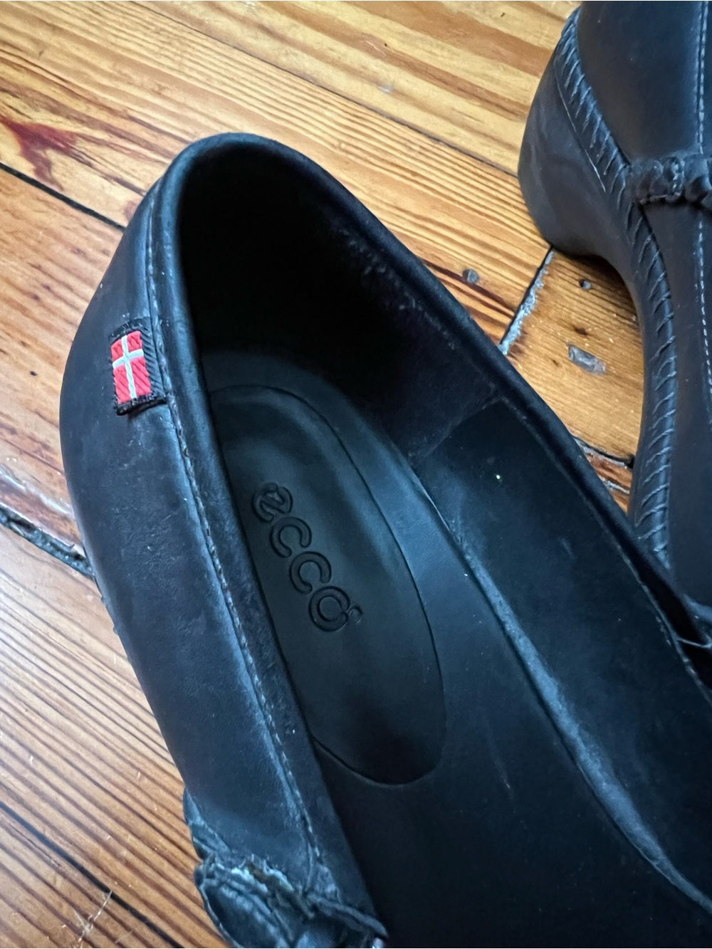 EUC — ECCO Black Mary Jane Clogs with Floral Detail (1990’s) - Picture 7 of 8